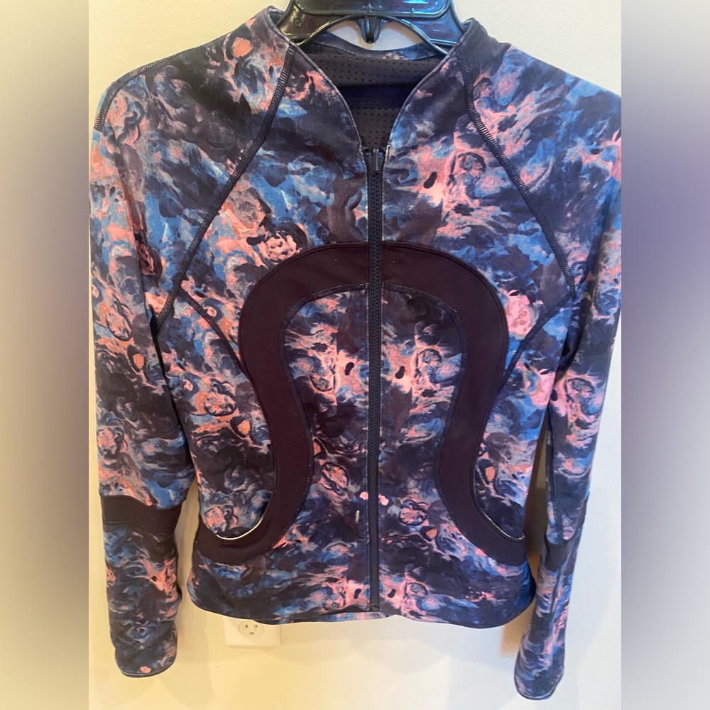 Lululemon zip jacket: no flaws. Size 8.